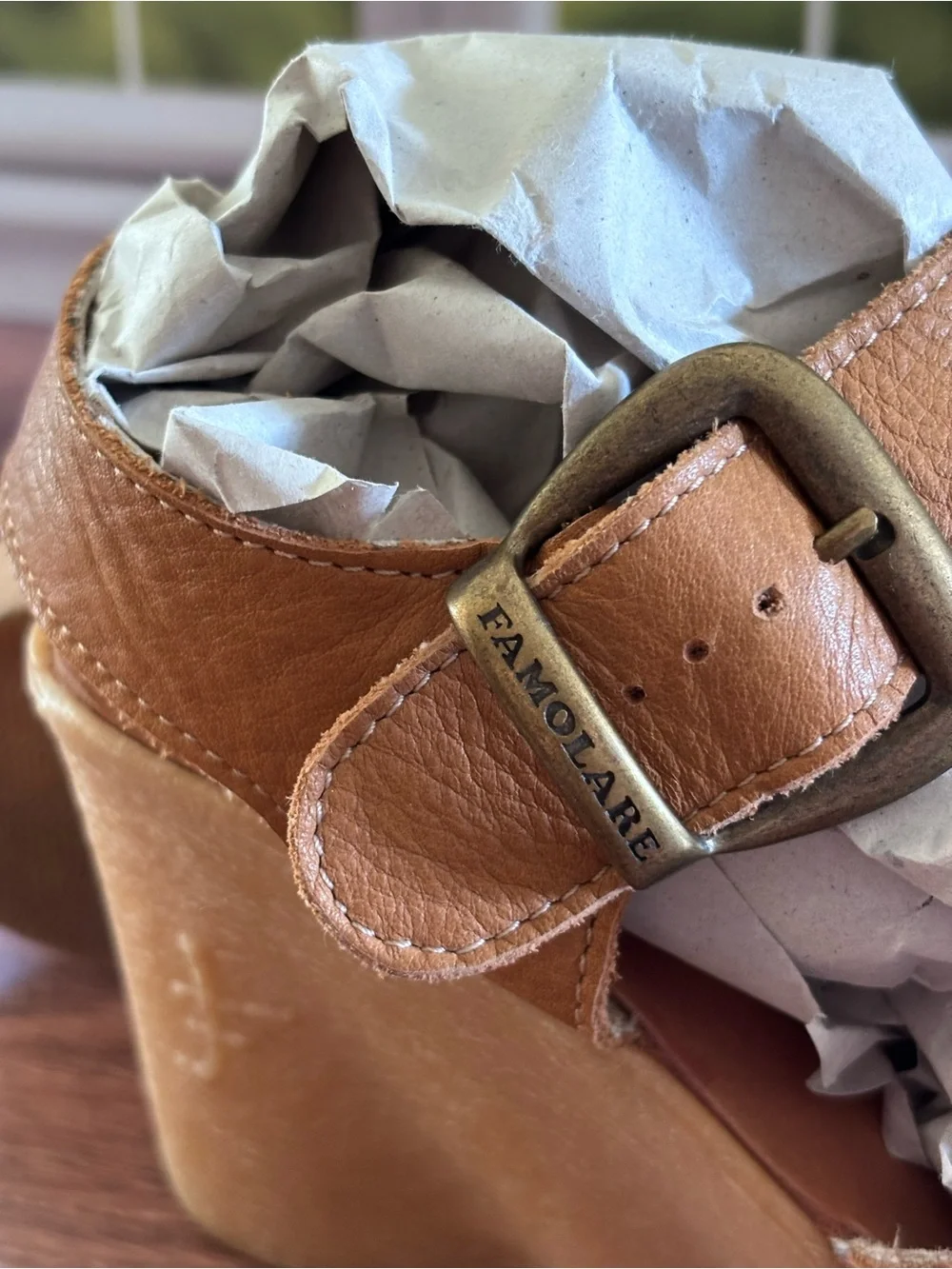 Famolare Double Vision Honey Leather Wedge Buckle Sandal size 9